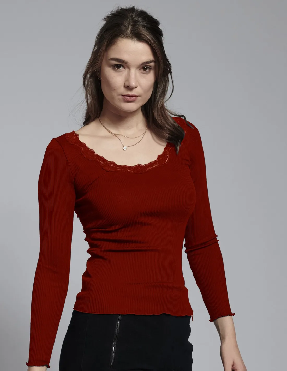 rib-shirt-met-kant-zijde-katoen-lange-mouw-kokon-zwo